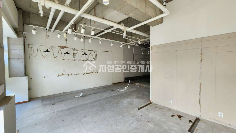 대구 달성군 옥포읍 주건축물제1동 권리금없음/ 옥포중심상권지/ 풍부한유동인구/ 노출좋은상가/ 깔끔/ 업종제한없음 월세 매물번호 10403 사진 1