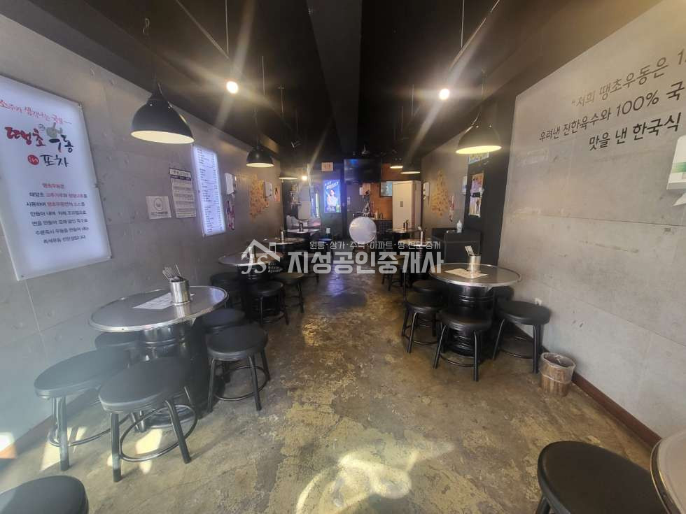 대구 달서구 장기동 풍부한유동인구/ 장기동먹자골목안/ 노출좋은위치/ 내부화장실/ 권리금협의/ 양도양수가능/ 업종제한없음 월세 매물번호 10438 사진 1