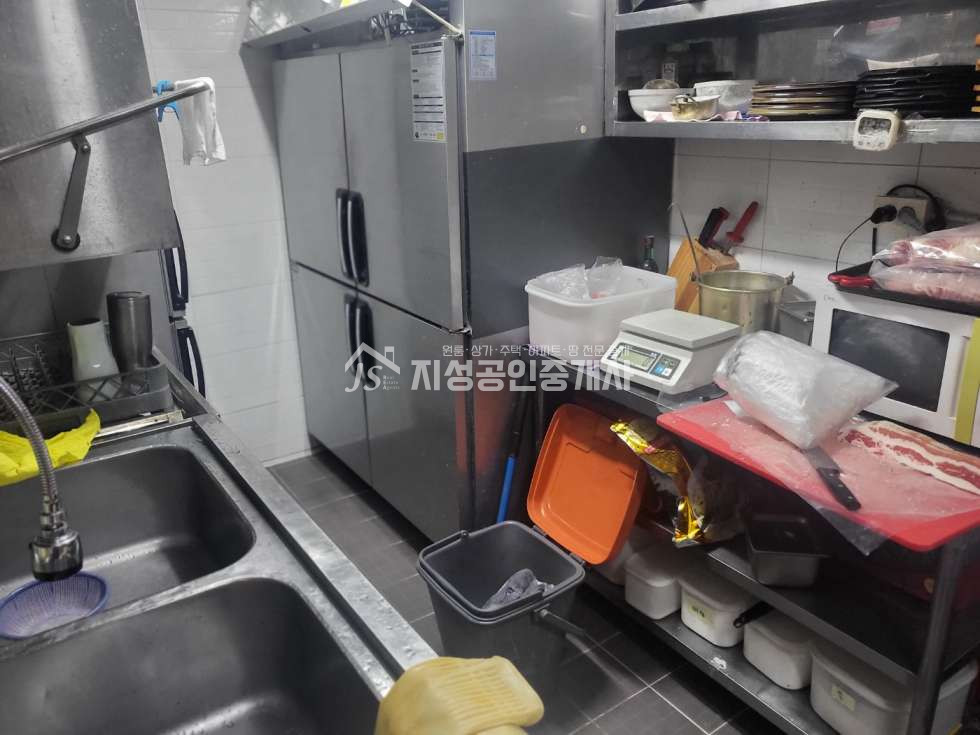 대구 달서구 장기동 풍부한유동인구/ 장기동먹자골목안/ 노출좋은위치/ 내부화장실/ 권리금협의/ 양도양수가능/ 업종제한없음 월세 매물번호 10438 사진 4