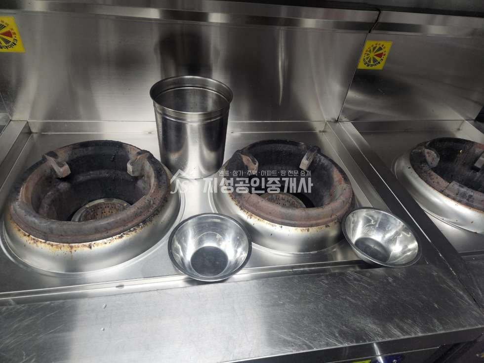 대구 달서구 본리동 노출좋은상가/ 풍부한유동인구/ 업종제한없음/ 양도양수가능/ 권리금조금(협의가능)/ 관리비없음 월세 매물번호 10498 사진 2