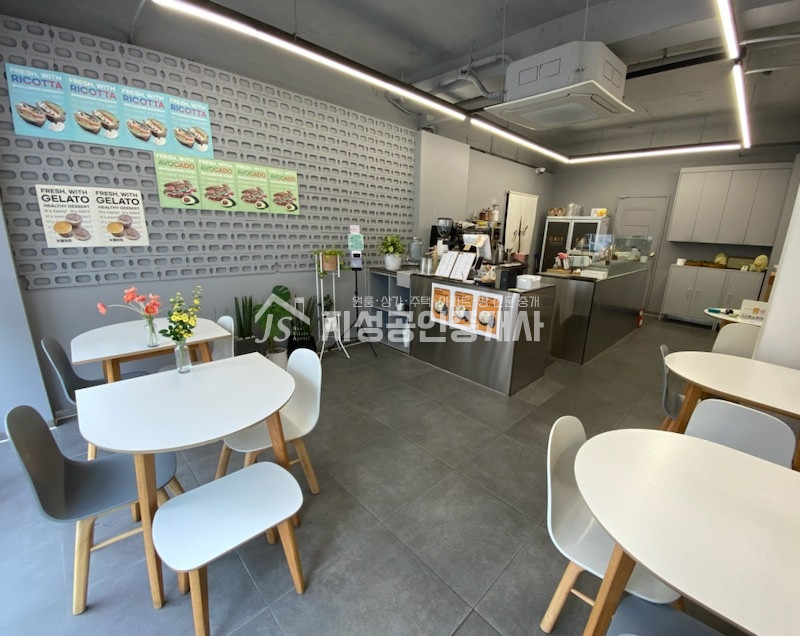 대구 달서구 상인동 풍부한유동인구/ 시설,상태,AAA급/ 상인동먹자골목인근/ 노출좋은위치/ 양도양수가능/ 권리금협의가능 월세 매물번호 10520 사진 1