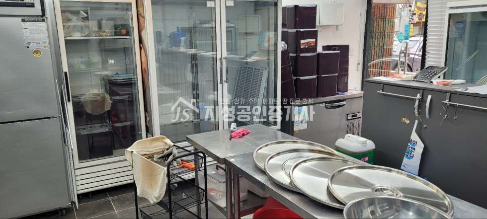 대구 달서구 상인동 상가나동 아파트단지상가/ 권리금아주조금/ 업종제한없음/ 풍부한유동인구/ 배달업종가능 월세 매물번호 10007 사진 3