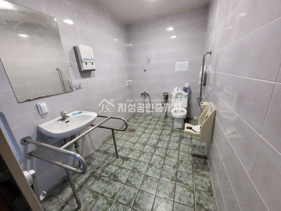 대구 달서구 성당동 권리금없음/ 대로변상가/ 횡단보도바로앞/ 업종제한없음/ 내부남여화장실별도/ 기존학원했던자리 월세 매물번호 10555 사진 8