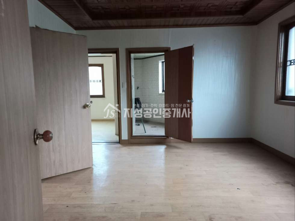 대구 달서구 감삼동 권리금없음/ 2층단독사용/ 코너상가/ 업종제한없음/ 분할가능/ 방4+주거욕1로구성/ 근린생활시설로허가되어있음 월세 매물번호 10559 사진 2