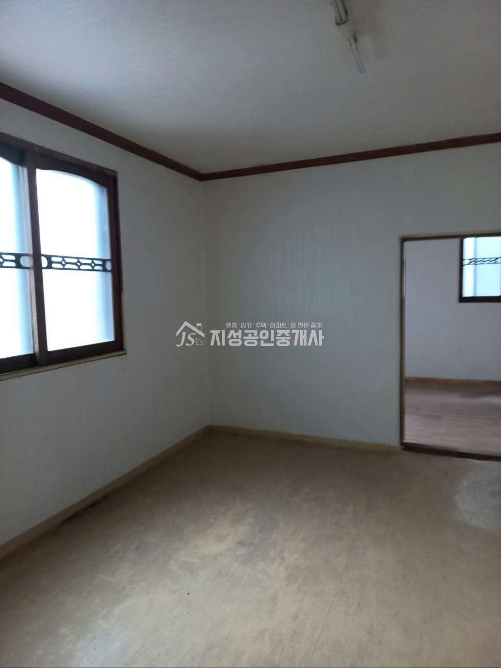 대구 달서구 감삼동 권리금없음/ 2층단독사용/ 코너상가/ 업종제한없음/ 분할가능/ 방4+주거욕1로구성/ 근린생활시설로허가되어있음 월세 매물번호 10559 사진 4