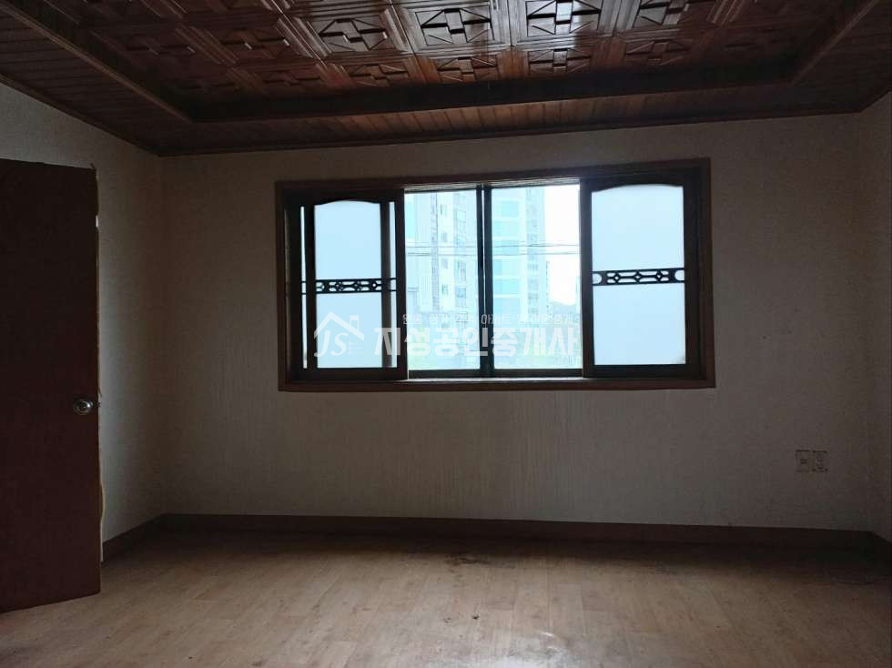 대구 달서구 감삼동 권리금없음/ 2층단독사용/ 코너상가/ 업종제한없음/ 분할가능/ 방4+주거욕1로구성/ 근린생활시설로허가되어있음 월세 매물번호 10559 사진 6