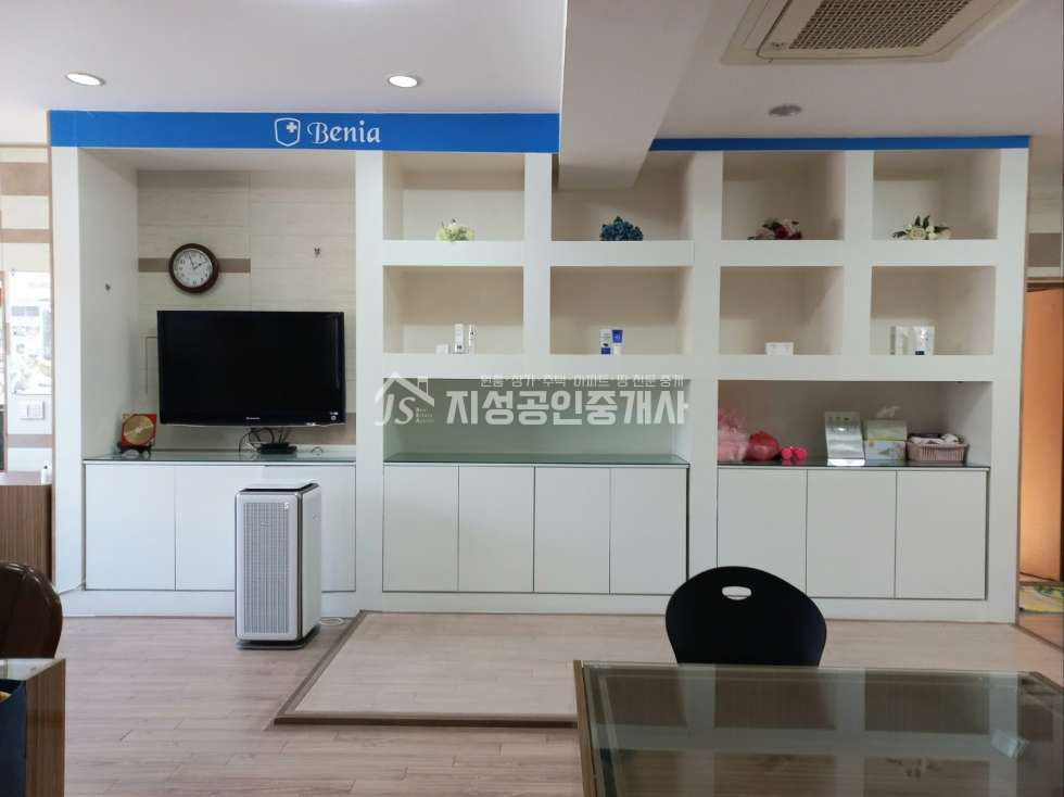 대구 달서구 상인동 코너상가/ 노출아주좋은상가/ 시설,상태AAA급/ 업종제한없음/ 풍부한유동인구/ 대단지아파트맞은편/ 도로변상가/ 권리금협의 월세 매물번호 10564 사진 2