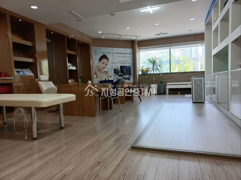 대구 달서구 상인동 코너상가/ 노출아주좋은상가/ 시설,상태AAA급/ 업종제한없음/ 풍부한유동인구/ 대단지아파트맞은편/ 도로변상가/ 권리금협의 월세 매물번호 10564 사진 6