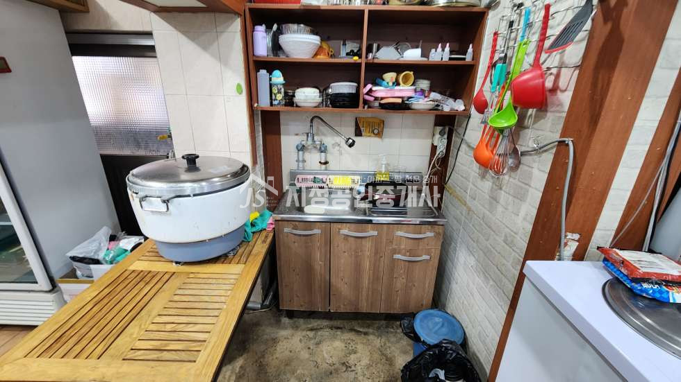 대구 달서구 진천동 권리금없음/ 진천역인근/ 업종제한없음/ 1층단독사용/ 내부화장실/ 현)국밥집운영중 월세 매물번호 10253 사진 2
