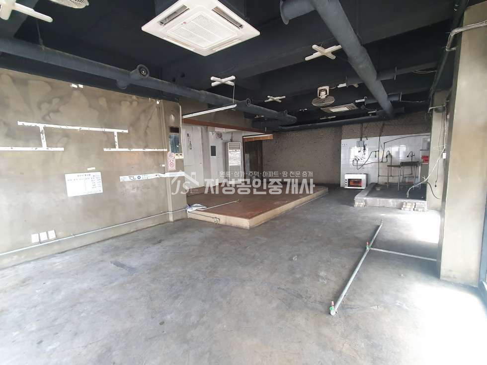 대구 달서구 용산동 용산동 귀한 무관리 상가, 넓은평수, 현공실 , 고기집, 회집 , 식당 등 다용도, 테라스 유, 대단지아파트 인근 유동인구 많음 월세 매물번호 10587 사진 3