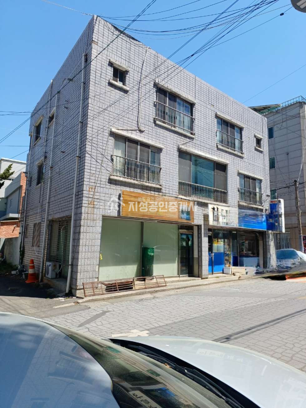 대구 달서구 진천동 470-15 3층상가주택/ 완전남향/ 진천역 도보7분/ 귀한매물/ 8x4x4 도로접 매매 매물번호 10583 사진 1