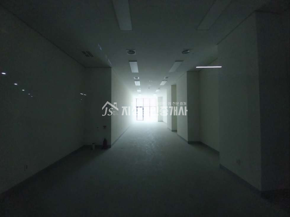 대구 달서구 감삼동 301동 죽전네거리/ 풍부한유동인구/ 죽전동화아이위시아파트상가/ 현재공실/ 다용도가능/ 무권리금 월세 매물번호 10636 사진 2