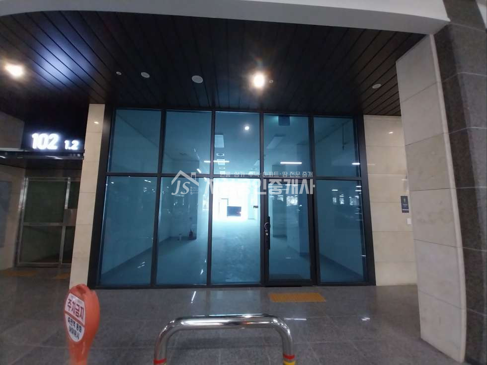 대구 달서구 감삼동 301동 죽전네거리/ 풍부한유동인구/ 죽전동화아이위시아파트상가/ 현재공실/ 다용도가능/ 무권리금 월세 매물번호 10636 사진 3