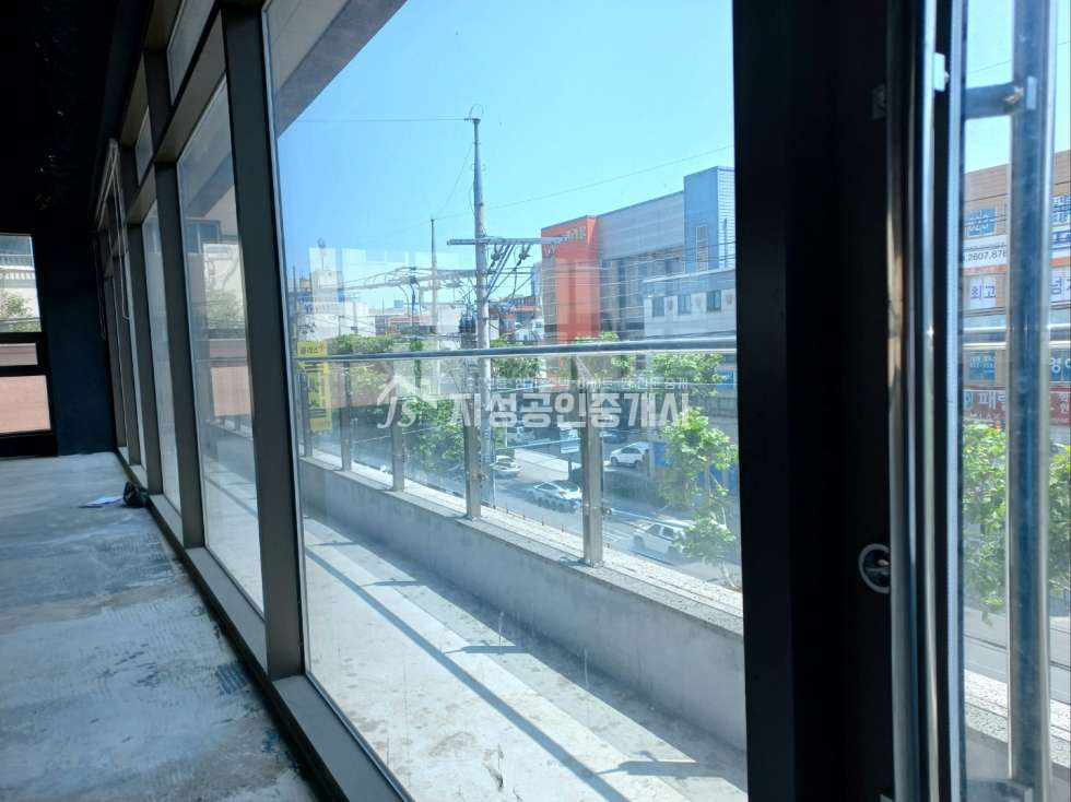 대구 남구 대명동 주1동 현충로 역세권/도로변 상가/코너상가/ 도로변 코너상가/ 대형평수/ 현재 공실/ 업종제한없음/ 즉시입주가능 월세 매물번호 10665 사진 5