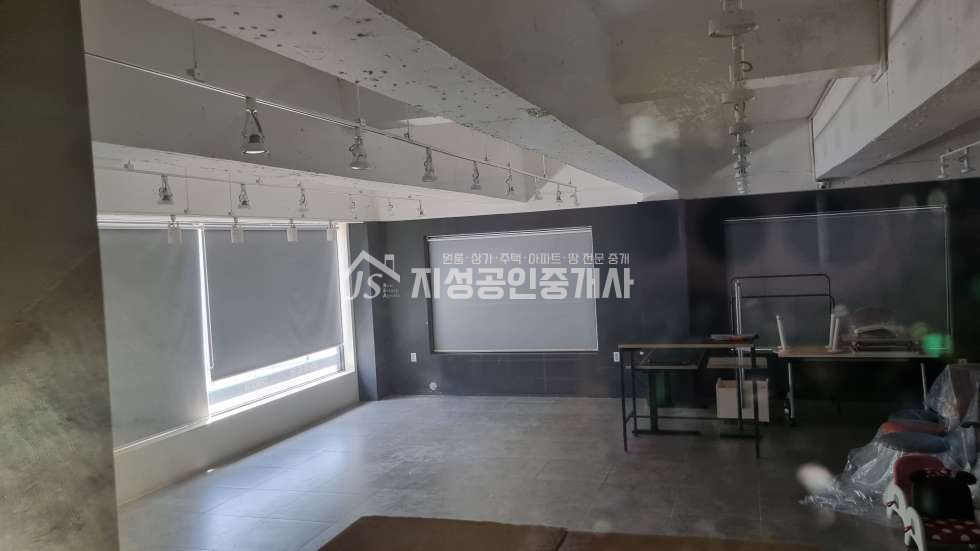 대구 달서구 용산동 강력추천/대도로변상가/유동인구많은핫라인/위치최상/노출좋은상가/입지최상/중학교맞은편/주차편리/시인성굿/내부시설깨끗A급/권리금X/ 월세 매물번호 10627 사진 1