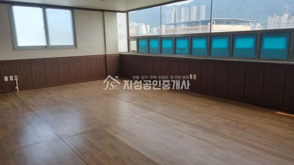 대구 달서구 성당동 코너상가/ 착한임대/ 대형평수 상가/ 성당동 공실상가/ 횡단보도 바로앞 상가/ 시인성 굿/ 권리금無/ 학원추천/ 강력추천 상가/ 4층 전체 상가 월세 매물번호 10755 사진 2
