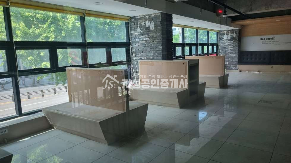 대구 남구 대명동 남대구세무서 상가임대/ 남대구세무서 인근 상가/ 대도로변 상가/ 권리금無/ 노출좋은 상가/ 채광좋은 상가/ 유동인구 많은 상가/ 대명동 중심상가 월세 매물번호 10680 사진 2