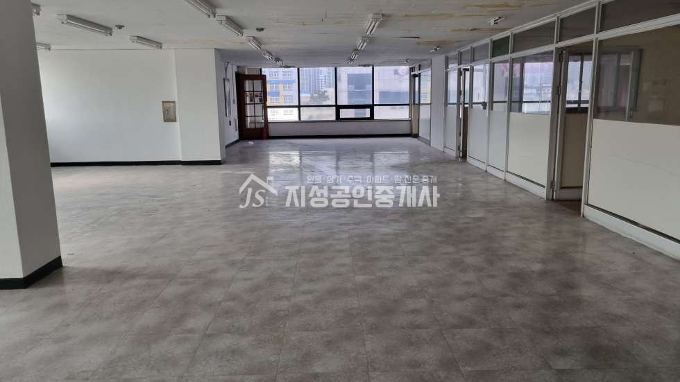 대구 남구 대명동 역세권 상가/ 남산역 인근 상가/ 대형상가/ 계명네거리 인근 상가/ 대도로변 상가/ 다용도가능/ 즉시입주가능/ 약120평 상가/ 위치최고 월세 매물번호 10842 사진 2